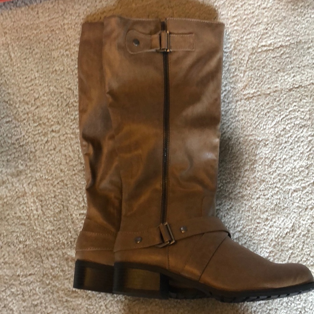 Tan knee high boots size 8 - BNWT